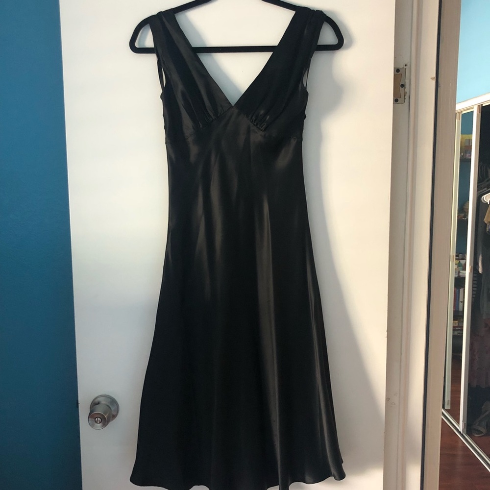 Dress - Picture 4 of 6